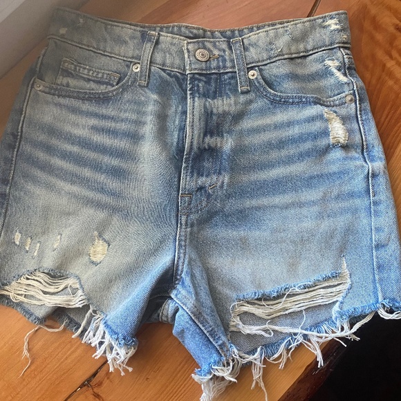 Lucky Brand High Rise Cut Off Shorts🍀 - Picture 2 of 4